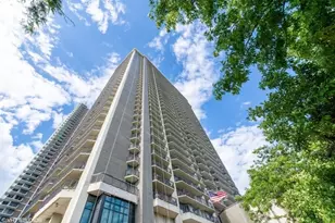 6007 N Sheridan Rd, Chicago, IL 60660 - Photo 1