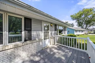 431 Ashelford Ct, Byron, IL 61010 - Photo 2