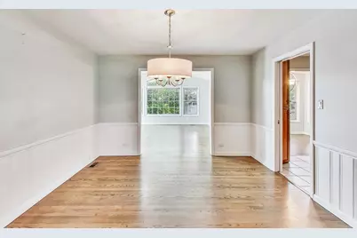 125 N Prospect Avenue, Clarendon Hills, IL 60514 - Photo 16