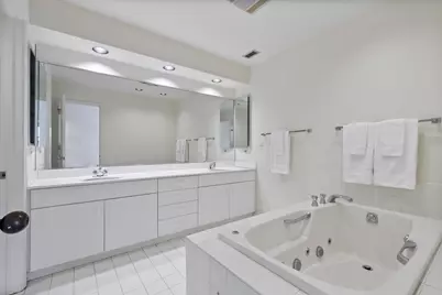 4545 W Touhy Avenue W #217W, Lincolnwood, IL 60712 - Photo 12