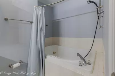 1015 Ashley Drive NW, Dekalb, IL 60115 - Photo 28