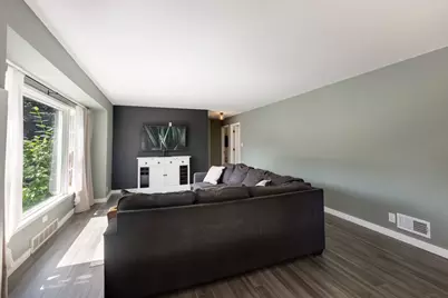 40W754 Route 64 Highway, Wasco, IL 60183 - Photo 6