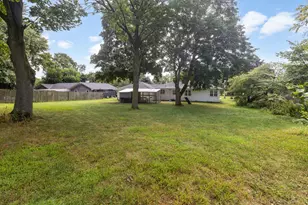 40W754 Route 64 Hwy, Wasco, IL 60183 - Photo 16