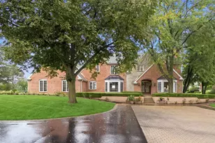 4 S Wynstone Dr, North Barrington, IL 60010 - Photo 1