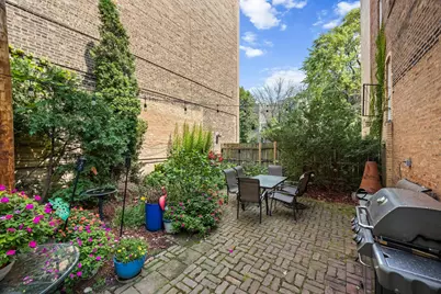 6142 N Hamilton Avenue #2N, Chicago, IL 60659 - Photo 2