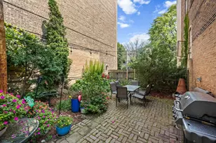 6142 N Hamilton Ave, Chicago, IL 60659 - Photo 2