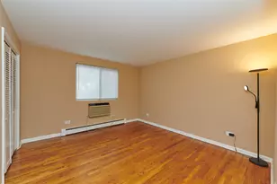 1762 W Highland Ave, Chicago, IL 60660 - Photo 8
