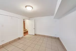 1138 W Addison St, Chicago, IL 60613 - Photo 18
