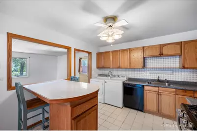 1243 Westchester Drive, Hanover Park, IL 60133 - Photo 8