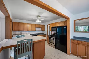 1243 Westchester Dr, Hanover Park, IL 60133 - Photo 6