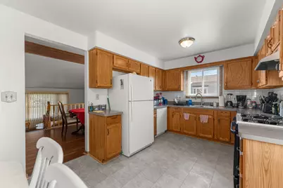 17816 Tanglewood Court, Hazel Crest, IL 60429 - Photo 4