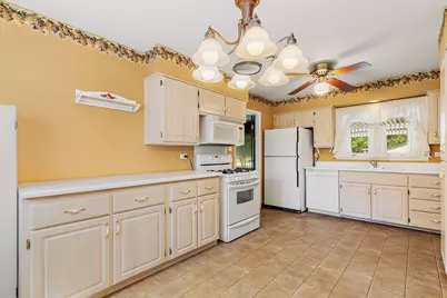 435 Kingman Lane, Hoffman Estates, IL 60169 - Photo 16