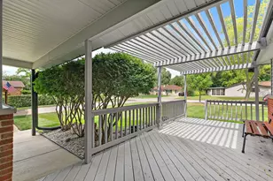 435 Kingman Ln, Hoffman Estates, IL 60169 - Photo 8