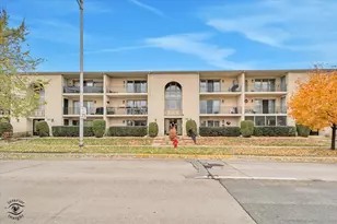 10538 Central Ave, Chicago Ridge, IL 60415 - Photo 1