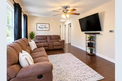 429 Ann Street, Elgin, IL 60120 - Photo 2