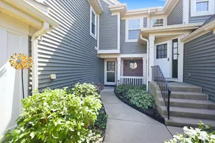 943 Little Falls Ct, Elk Grove Village, IL 60007 - Photo 2