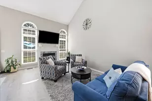 943 Little Falls Ct, Elk Grove Village, IL 60007 - Photo 10