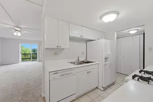 512 Redondo Dr, Downers Grove, IL 60516 - Photo 10