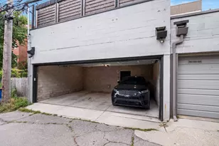 2209 W Belmont Ave, Chicago, IL 60618 - Photo 32