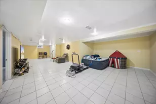 1372 S 6th Ave, Des Plaines, IL 60018 - Photo 14