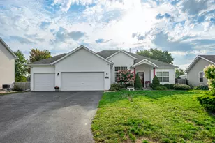 15615 Bryden Dr, South Beloit, IL 61080 - Photo 2