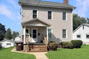 526 E Jefferson St, Freeport, IL 61032 - Photo 1