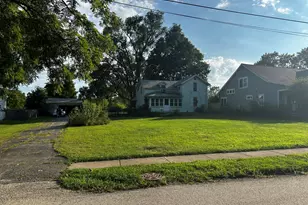 428 Chalmers St, Geneva, IL 60134 - Photo 1