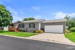 605 Bluebird Cir, Sandwich, IL 60548 - Photo 1