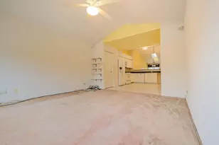 2745 Odlum Dr, Schaumburg, IL 60194 - Photo 10
