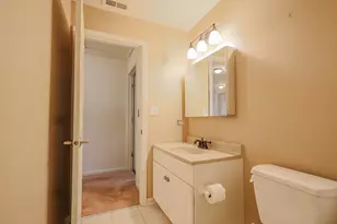 2745 Odlum Dr, Schaumburg, IL 60194 - Photo 18