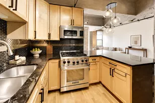 400 W Ontario St, Chicago, IL 60654 - Photo 12