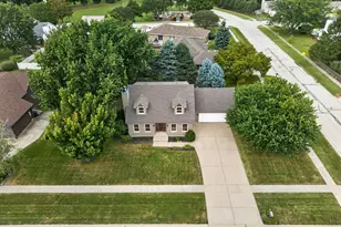 309 E Somonauk St, Yorkville, IL 60560 - Photo 2