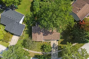 30W241 Bedford Ln, Warrenville, IL 60555 - Photo 28