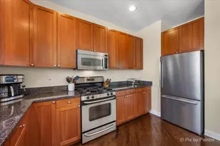 1541 W Chestnut St, Chicago, IL 60642 - Photo 8