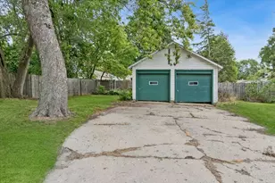 832 N 11th St, Dekalb, IL 60115 - Photo 22