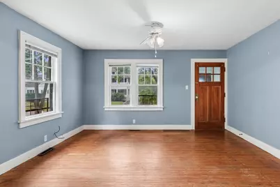 832 N 11th Street, Dekalb, IL 60115 - Photo 2