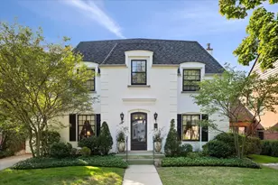 6652 N Chicora Ave, Chicago, IL 60646 - Photo 1