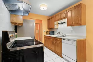 850 E Old Willow Rd, Prospect Heights, IL 60070 - Photo 8