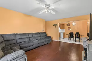 850 E Old Willow Rd, Prospect Heights, IL 60070 - Photo 12