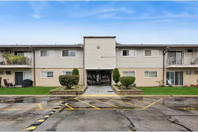 850 E Old Willow Road #211, Prospect Heights, IL 60070 - Photo 1