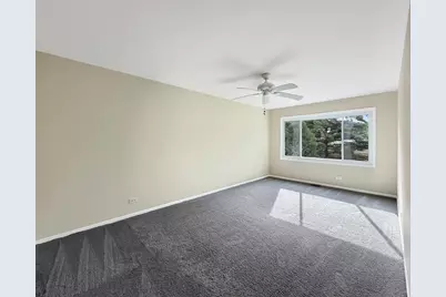 647 Darien Court, Hoffman Estates, IL 60169 - Photo 14