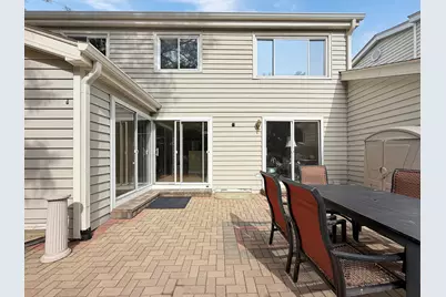 647 Darien Court, Hoffman Estates, IL 60169 - Photo 12