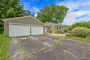 6301 Robert Rd, Cary, IL 60013 - Photo 2