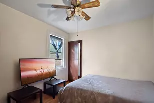 6213 W Eddy St, Chicago, IL 60634 - Photo 8
