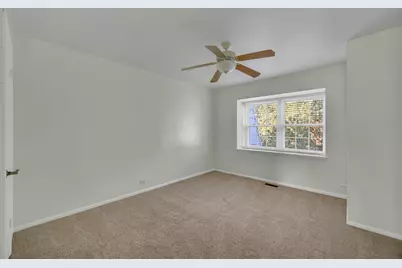 640 Burgundy Court #D, Elk Grove Village, IL 60007 - Photo 14