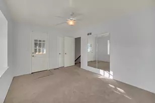 640 Burgundy Ct, Elk Grove Village, IL 60007 - Photo 16