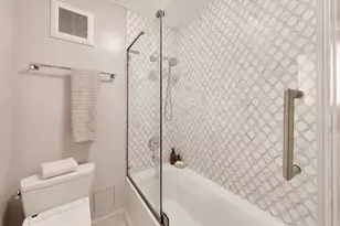 4170 N Marine Dr, Chicago, IL 60613 - Photo 16