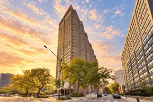 4170 N Marine Dr, Chicago, IL 60613 - Photo 1