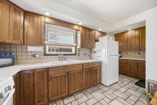 6740 W 92nd St, Oak Lawn, IL 60453 - Photo 6