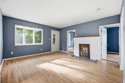 1401 Sherwood Avenue, Elgin, IL 60120 - Photo 2